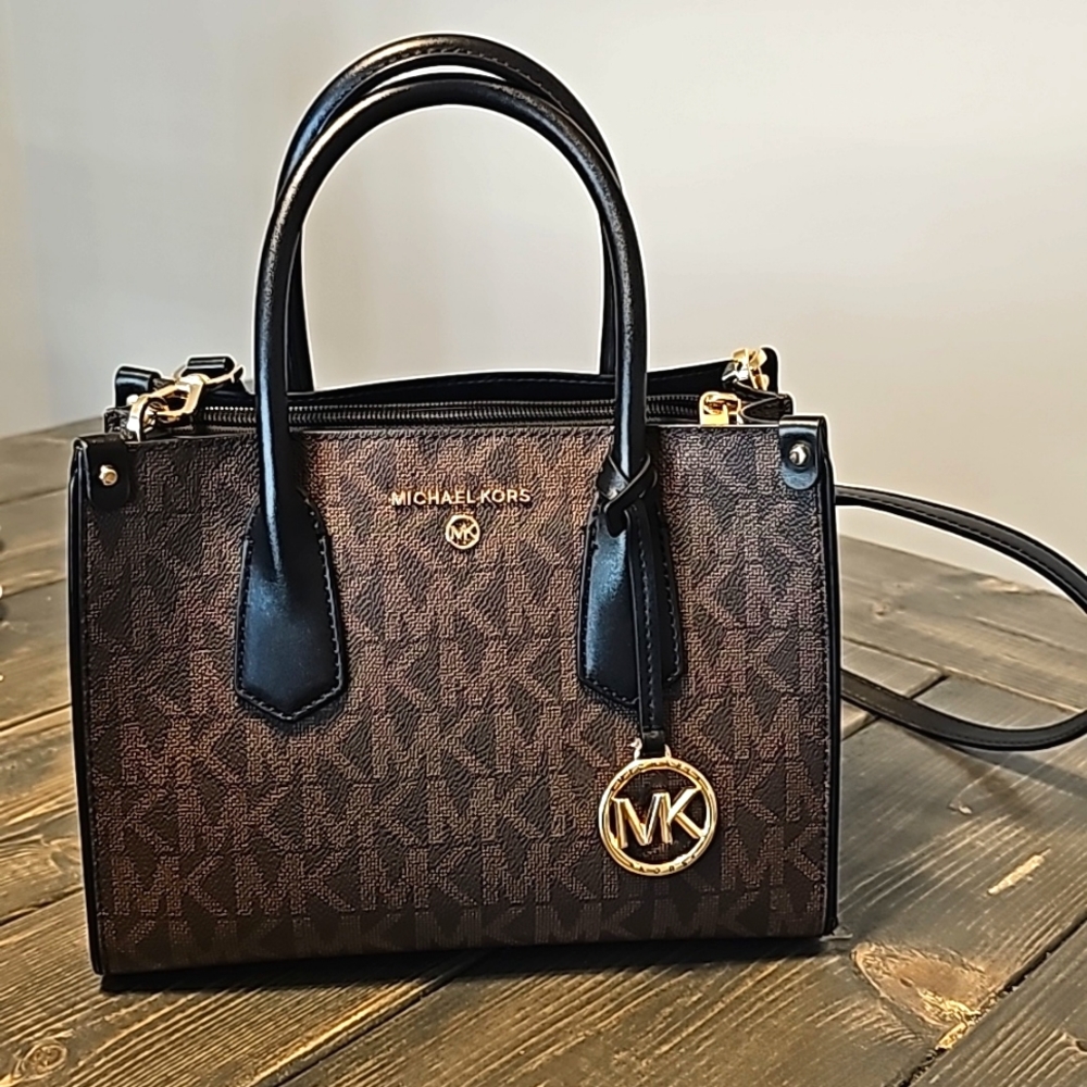 MK Michael Kors Hand Bag/Crossbody EUC